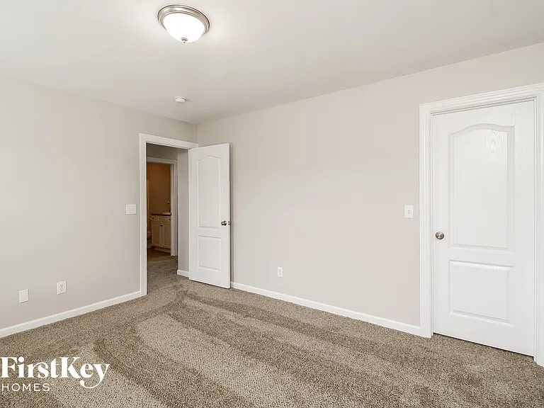 8175 McClanahan Dr — Photo 11