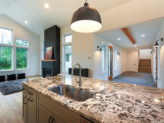4th image of 6210 67th Ln NE