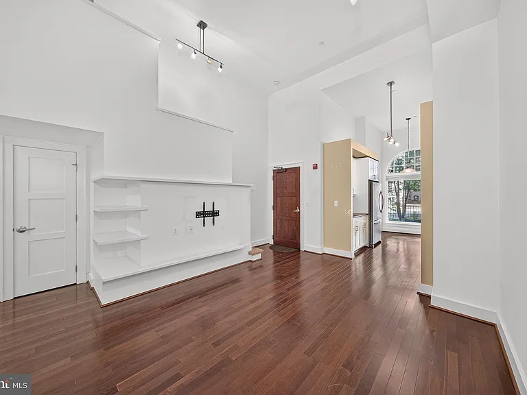 2160 California St NW #101 — Photo 18