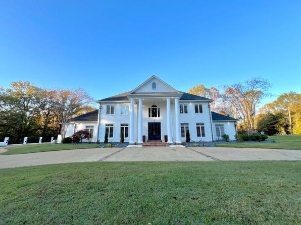 1762 N Parc Cir, Tupelo, MS 38804