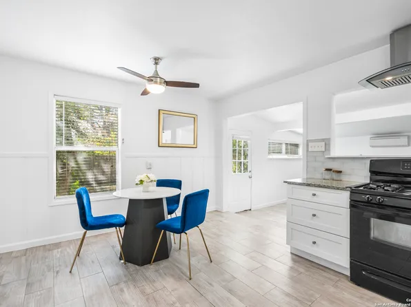 230 Dresden, San Antonio, TX 78213