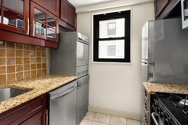 Rented by Douglas Elliman | media 18