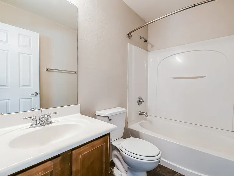1726 E Bradstock Way — Photo 14