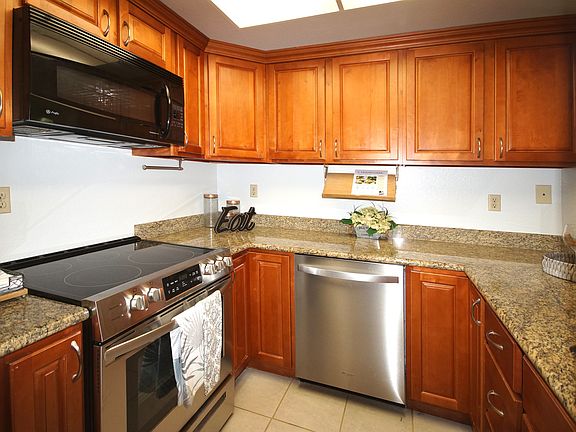 5th image of 5284 Borneo Cir