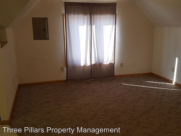 4th image of 407 W Main St