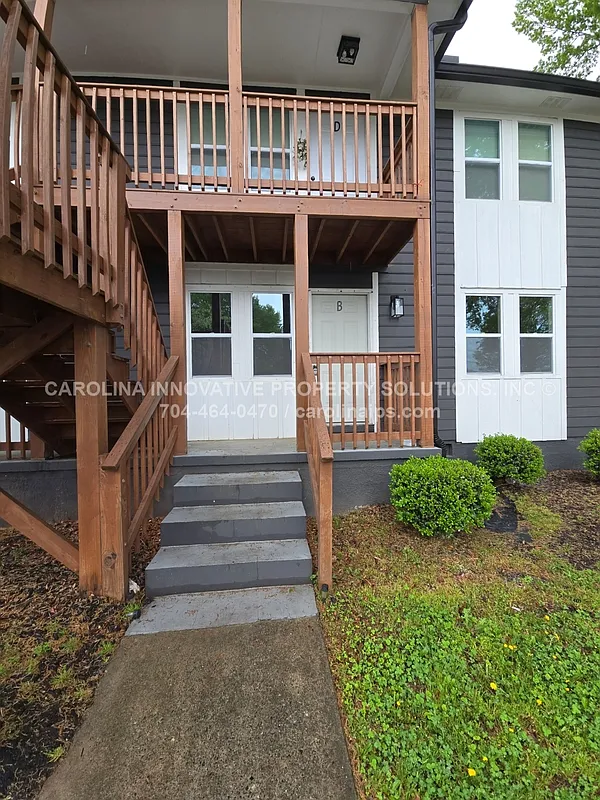 Building Photo - 319 Osceola St #B