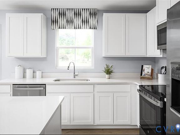 4th image of 6 Harvest Ln