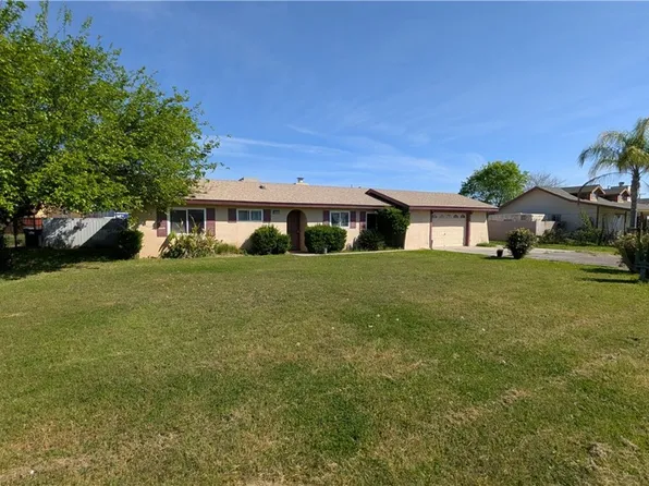 16717 Hill Dr, Madera, CA 93638