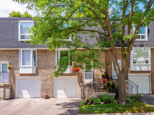202 Royal Orchard Blvd, Markham, ON L3T 3E7