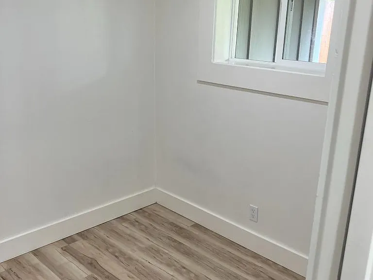Unit Photo