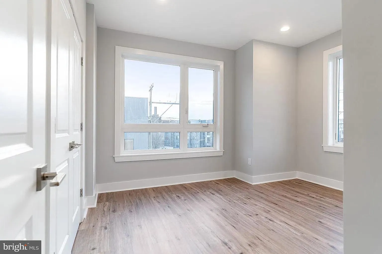 2 bed, 1.0 bath, $1,675 — Photo 4