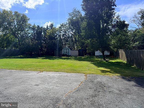4th image of 9711 Temple Hill Rd