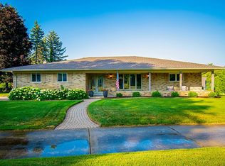 177 Coach Lamp Rd, Rochester, MI 48306