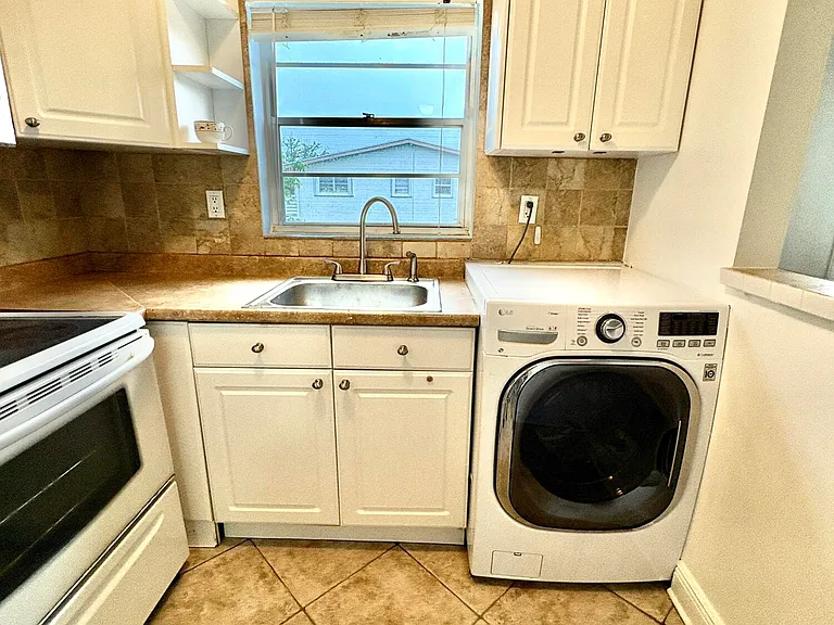48 Bedford Ct #B — Photo 1