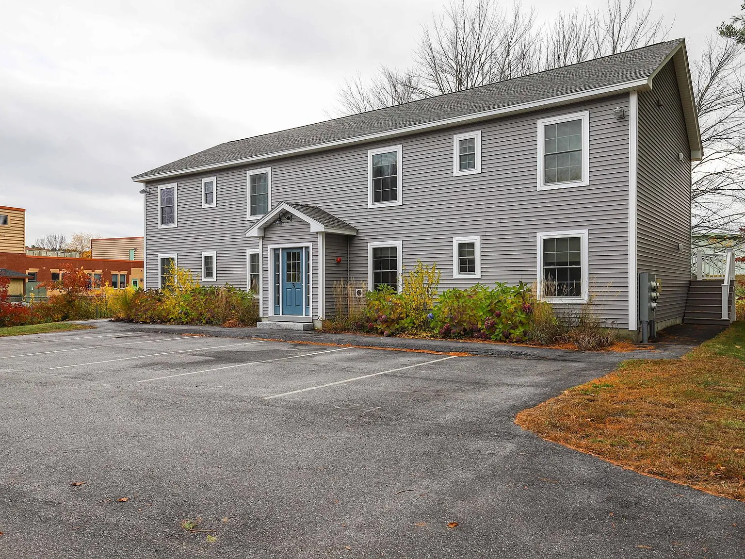 2 bed, 900 sqft, $2,400 — Photo 2