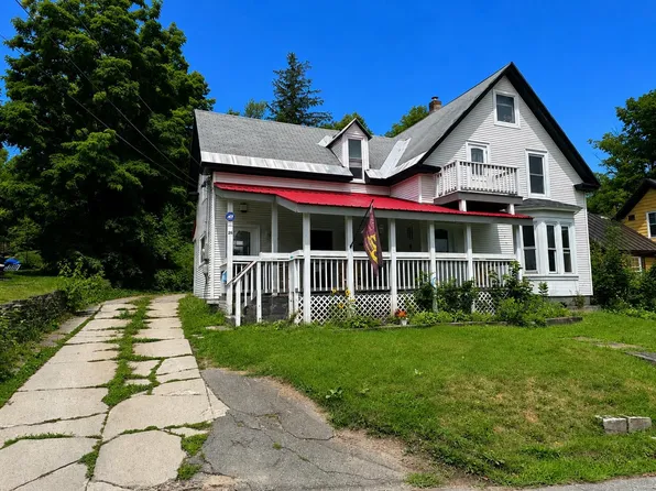 28 Cottage Street, Newport City, VT 05855
