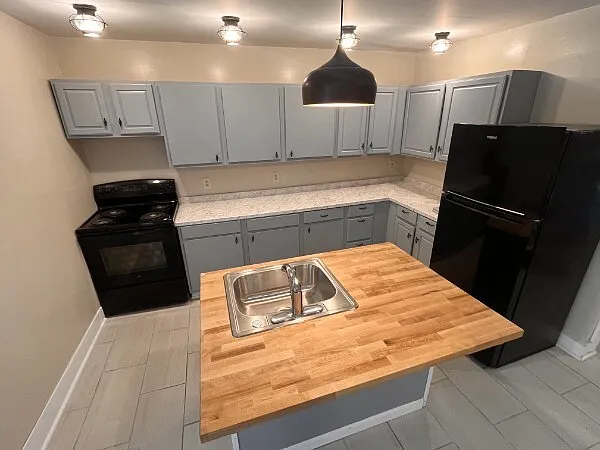 19 Carey Ave — Photo 2