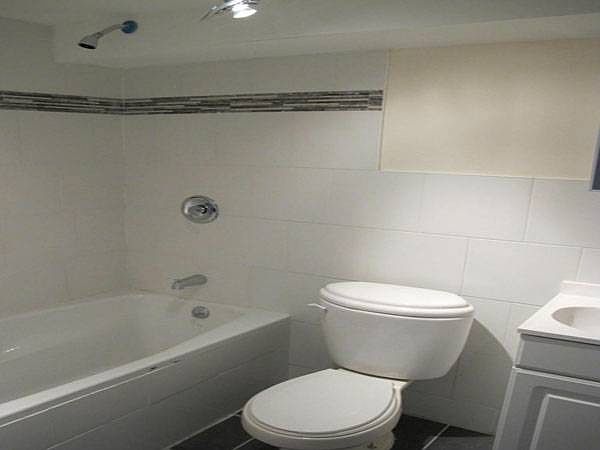 1st image of 864 Hart St APT 1
