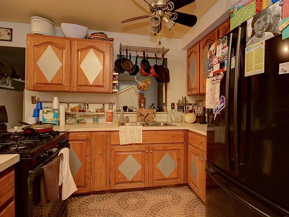 5th image of 934 Binns Blvd