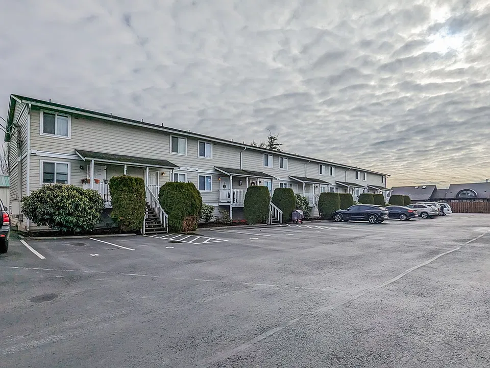 9722 272nd Pl NW