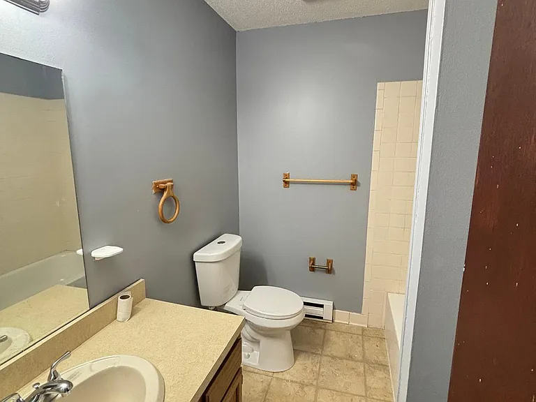 179 Lincoln St #9 — Photo 6