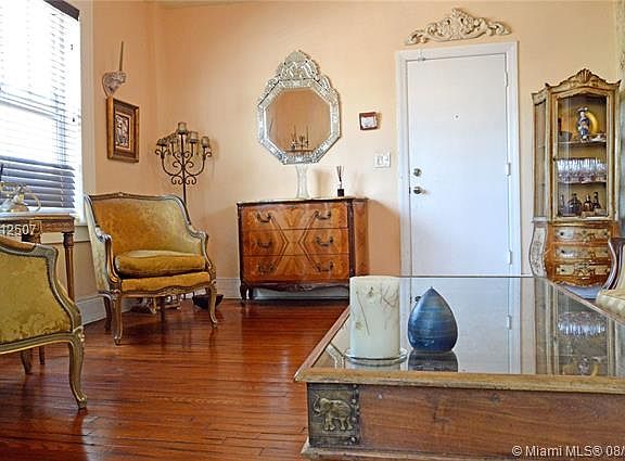 3rd image of 536 14th St APT 105