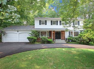 30 Partridge Ln, Trumbull, CT 06611