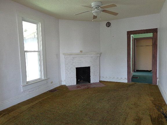 2nd image of 1006 E Church St