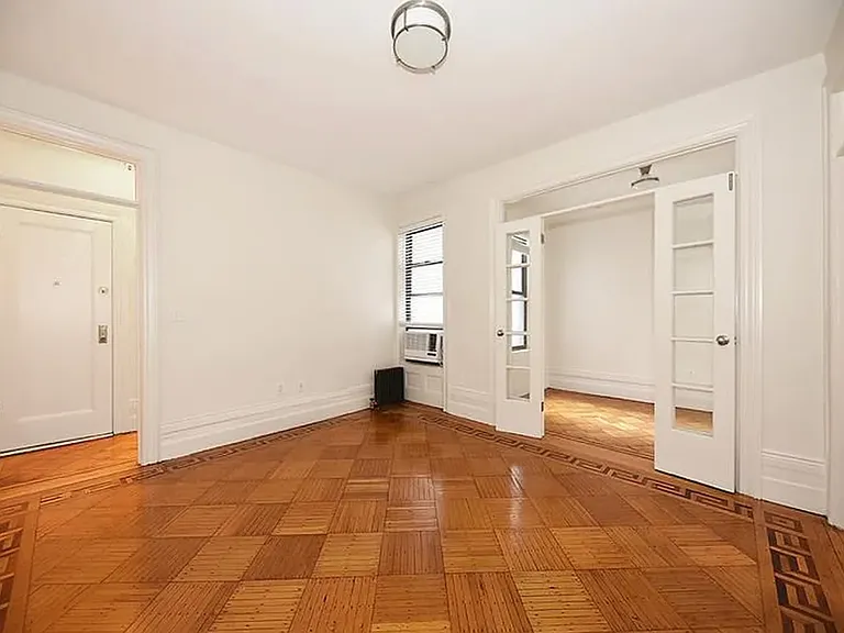 149 W 12th St #4-1 — Photo 2