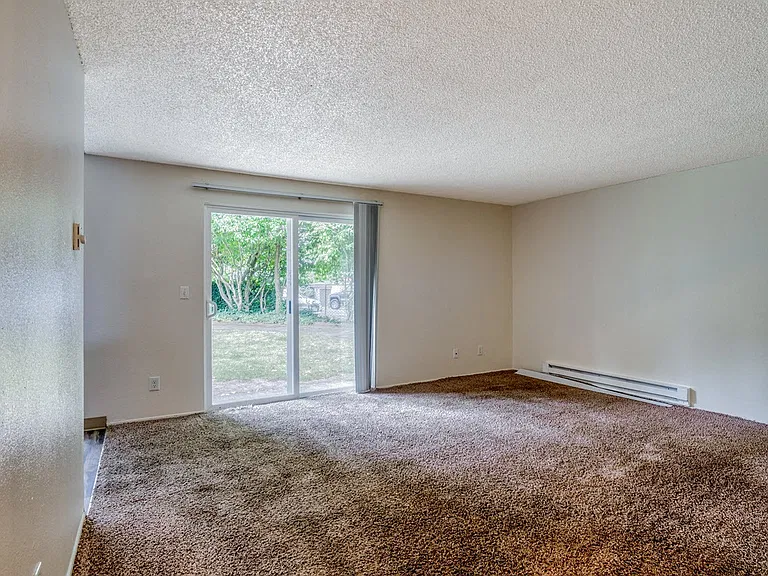Stafford Court Apartments — Photo 3