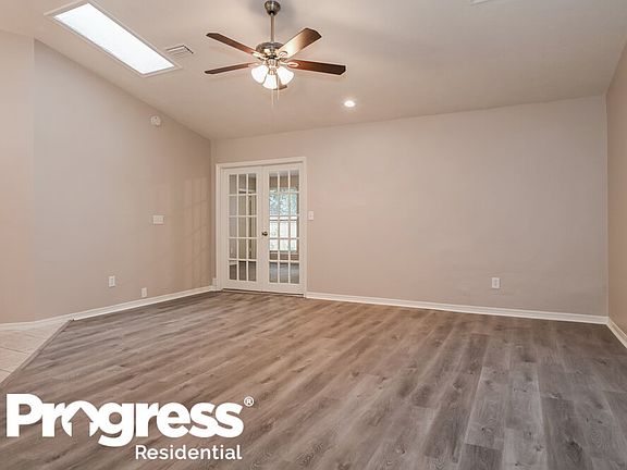 3rd image of 3747 Mandarin Woods Dr N