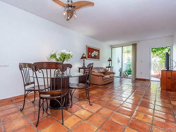 4th image of 1655 NE 115th St APT 1B