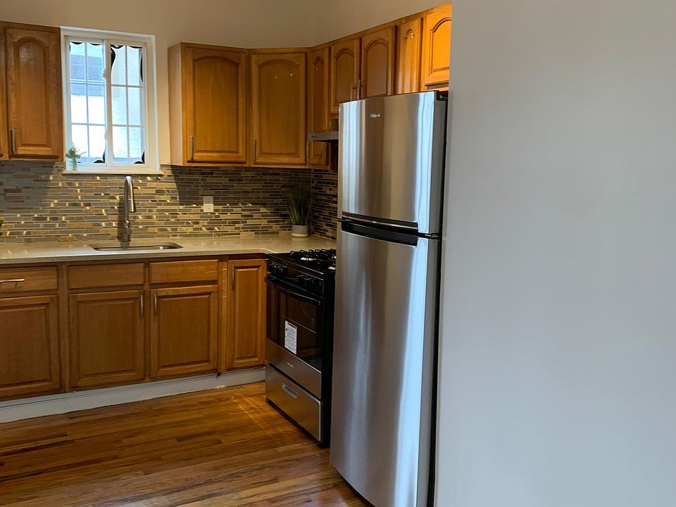 1st image of 2930 Wickham Ave Floor 2