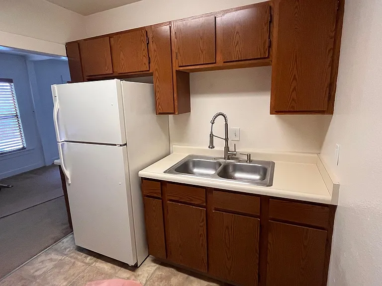 512 Monterey Ave #C — Photo 6