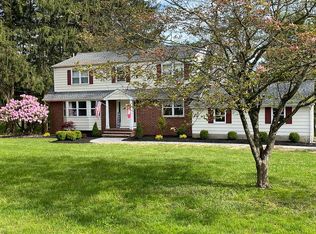 4 Four Bridges Rd, Chester, NJ 07930