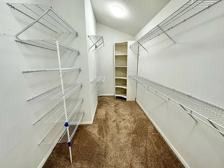 955 W Charing Cross Cir — Photo 23