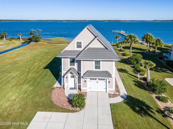 275 Riverside Drive, Sneads Ferry, NC 28460