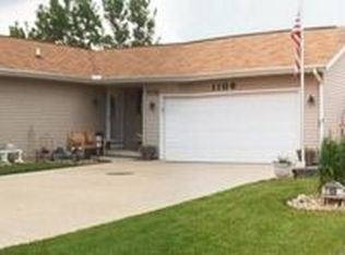 1106 Edgeview Dr, Mahomet, IL 61853