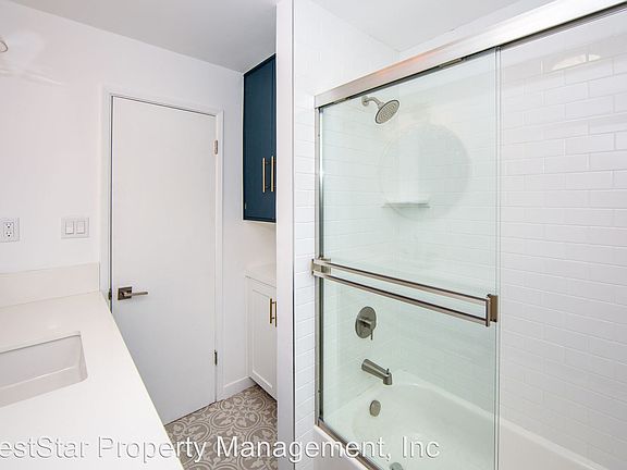 2nd image of 936 Cedar Ave APT 15