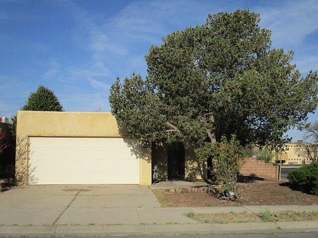 1st image of 5813 Elmwood Dr NE