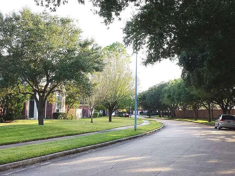 2319 Mill Creek Dr — Photo 26