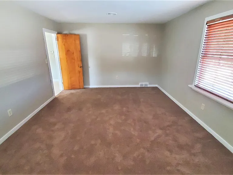 1313 W Main St — Photo 10