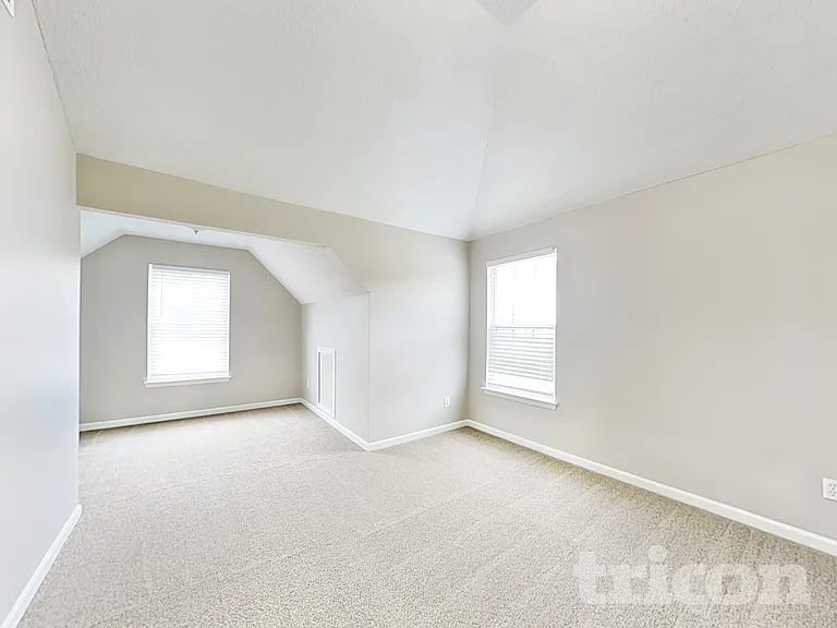135 Belmont Ter — Photo 14