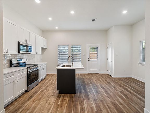 2nd image of 408 W Marlin St