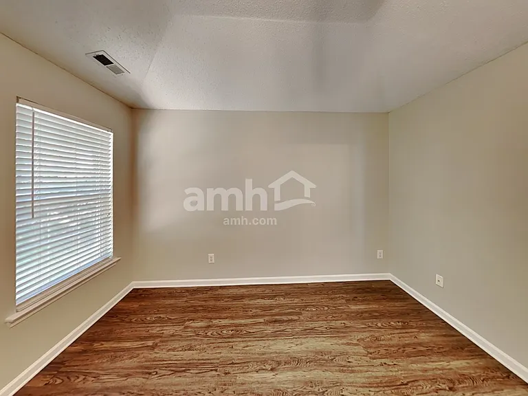 1720 Silverberry Ct — Photo 10