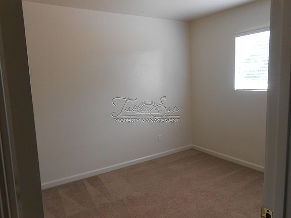 5th image of 4648 Meade St