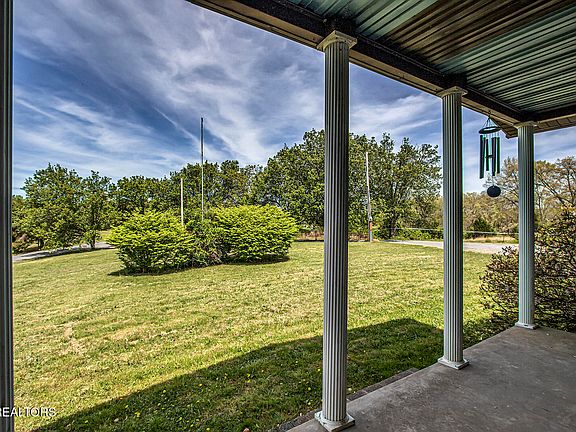 4th image of 223 Reed Rd