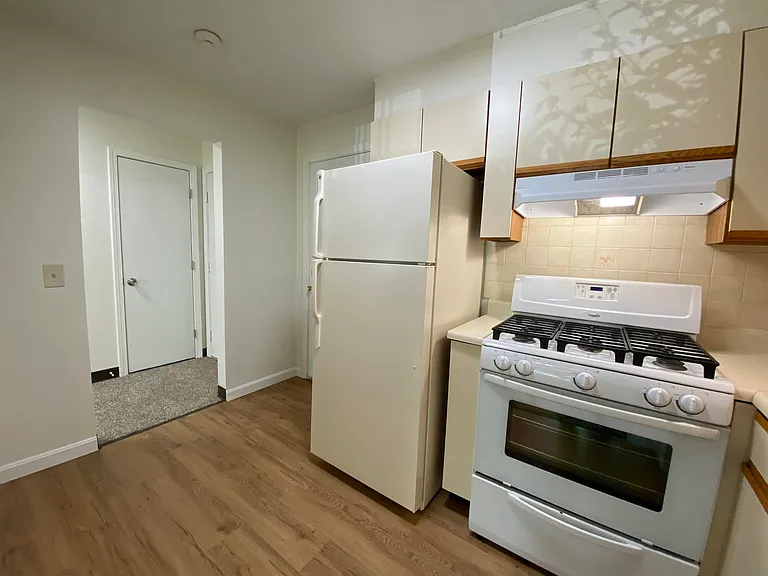 379 Huse Rd #33 — Photo 15