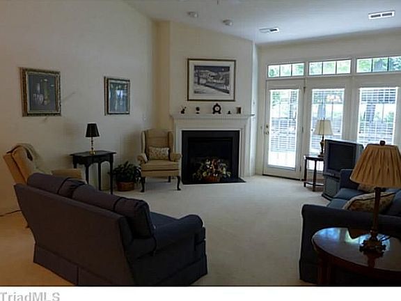 3rd image of 215 Misty Waters Ln