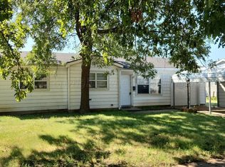 1004 E Foster Ave, Pampa, TX 79065